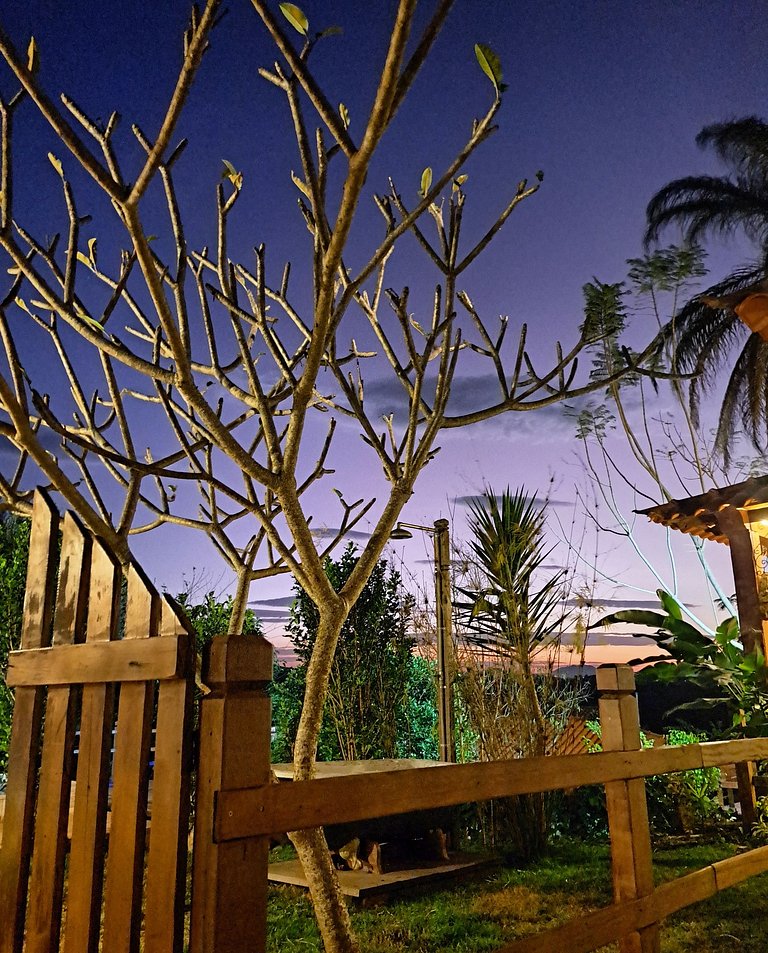 Suíte com terraço e vista pra serra