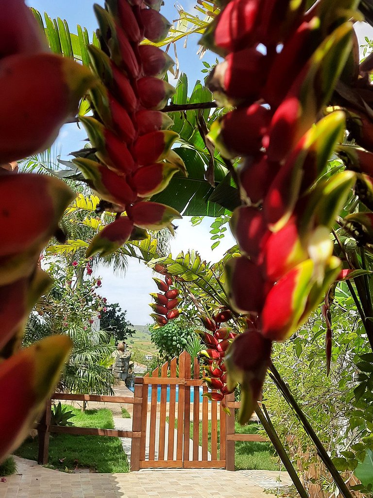 Suíte com terraço e vista pra serra